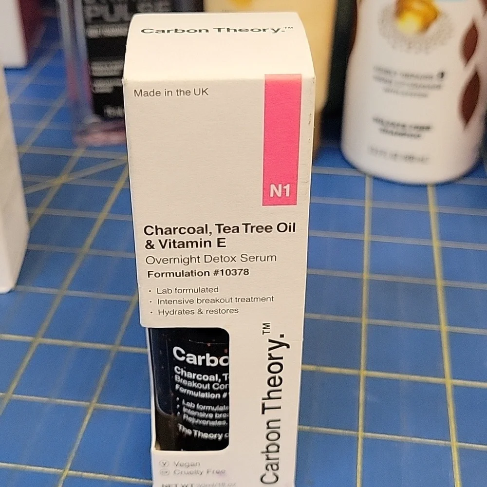 Carbon Tea Tree Oil & Vit E Overnight Detox Serum 30ml New